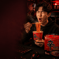 🔥 Nongshim Shin Cup x6 - Le Ramen Coréen Viral que PERSONNE ne finit (Challenge TikTok)